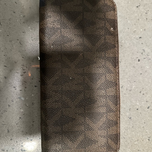 Michael Kors wallet - Picture 2 of 3